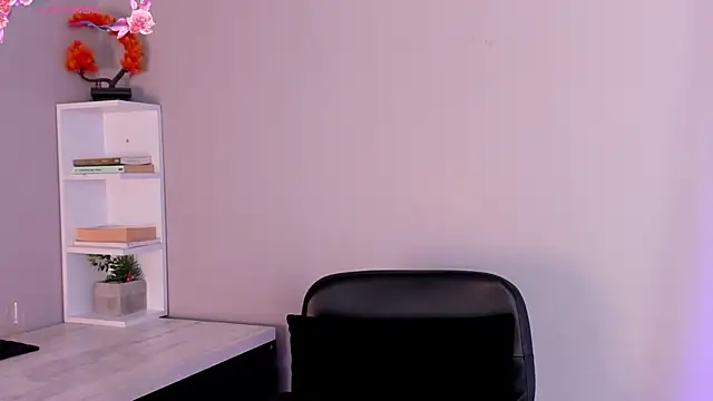 Emma  clark  online show from 09.15.25