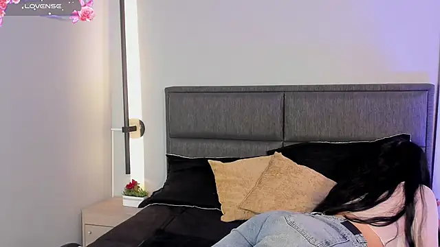 Emma  clark  online show from 10.08.25