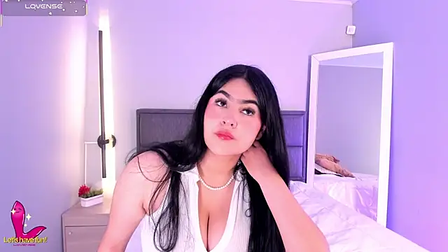 Emma  clark  online show from 11.08.25