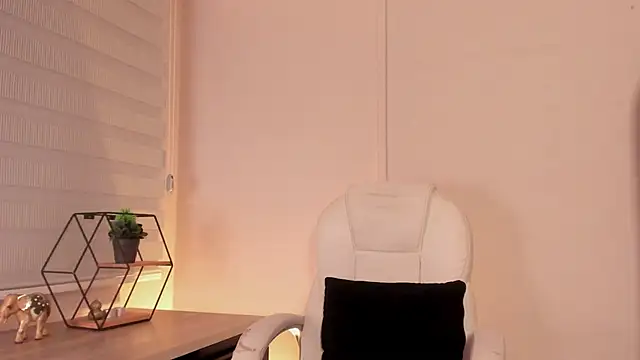 Emma  clark  online show from 03.23.26