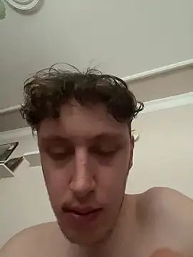 Snapshot of efeees35 chatting on 02.18.26 efeees35 online show from 02.18.26