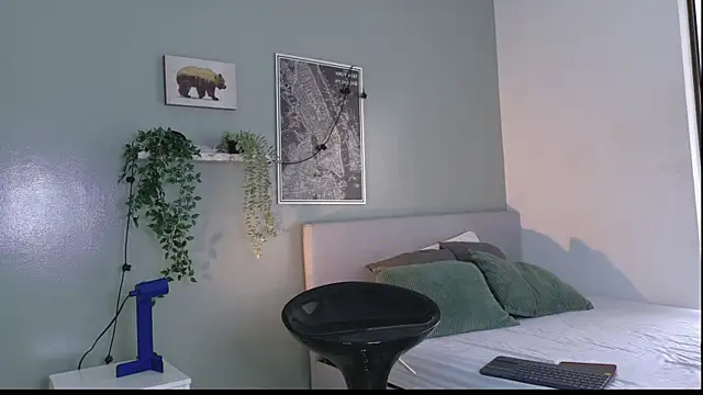 Nickifox   online show from 11.19.25