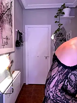 Snapshot of lacattiva chatting on 11.28.25 lacattiva online show from 11.28.25