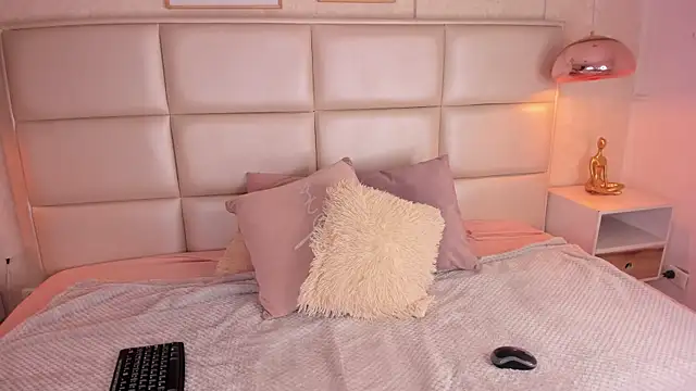 Natt Clark online show from 10.24.25