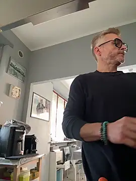 Axl hot online show from 03.13.26