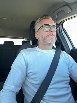 Axl hot online show from 04.02.26