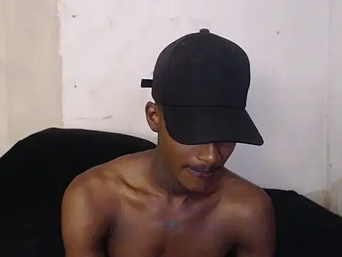 Snapshot of brihansexx chatting on 02.14.26 brihansexx online show from 02.14.26