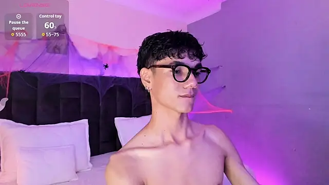 Phillicious   online show from 10.30.25