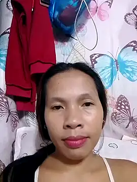 Snapshot of HotNaughtyGirl23 chatting on 12.05.25 HotNaughtyGirl23 online show from 12.05.25