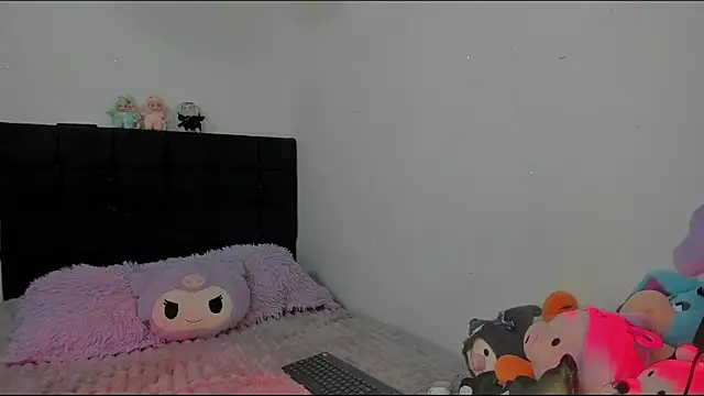 Tanit Mora online show from 09.17.25