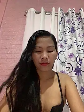 Snapshot of Cleo17 chatting on 11.30.25 Cleo17 online show from 11.30.25