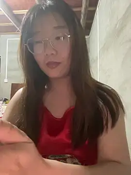 sisi-maiden online show from 04.04.26