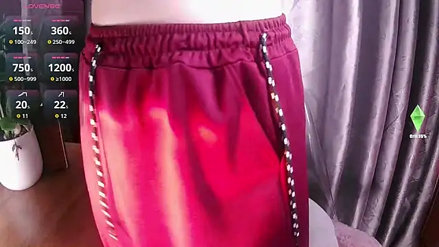 Snapshot of Mai_aug chatting on 09.28.25 Mai aug online show from 09.28.25