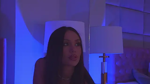 Snapshot of ZenyaNoir chatting on 10.04.25 ZenyaNoir online show from 10.04.25