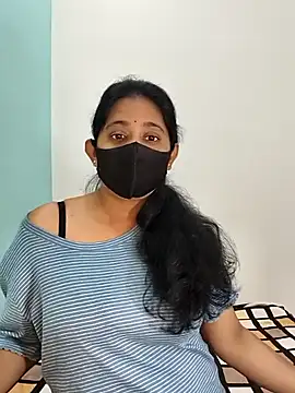 Snapshot of Your-Vedika chatting on 12.19.25 Your-Vedika online show from 12.19.25