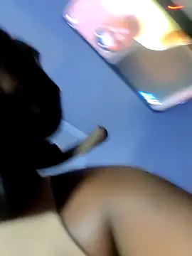 malaika1999 online show from 11.17.25