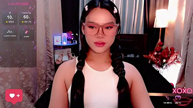 Snapshot of IamRaeganDolls69 chatting on 10.08.25 IamRaeganDolls69 online show from 10.08.25