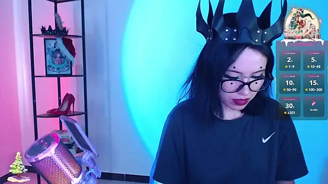 girldom online show from 12.17.25