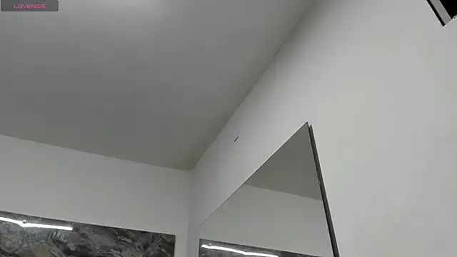 Agnes-23 online show from 11.19.25