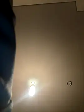 Snapshot of hornyboy18-_- chatting on 12.15.25 hornyboy18- - online show from 12.15.25