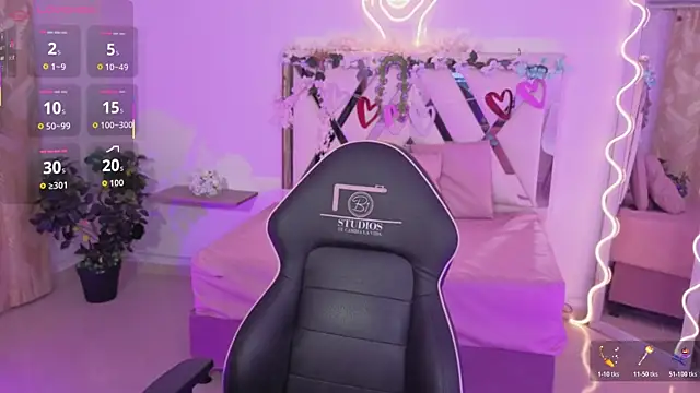 Snapshot of ZURY_TAY chatting on 11.09.25 ZURY TAY online show from 11.09.25