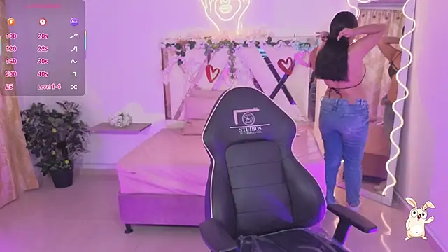 Snapshot of ZURY_TAY chatting on 12.01.25 ZURY TAY online show from 12.01.25