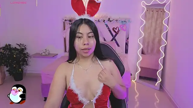 Snapshot of ZURY_TAY chatting on 12.03.25 ZURY TAY online show from 12.03.25