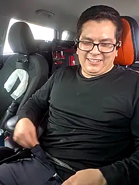 Snapshot of lucho8690 chatting on 09.15.25 lucho8690 online show from 09.15.25