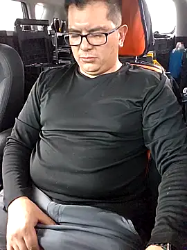 Snapshot of lucho8690 chatting on 09.25.25 lucho8690 online show from 09.25.25