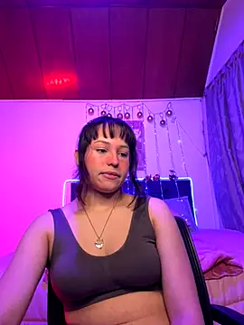 Eymmy 24 online show from 11.25.25