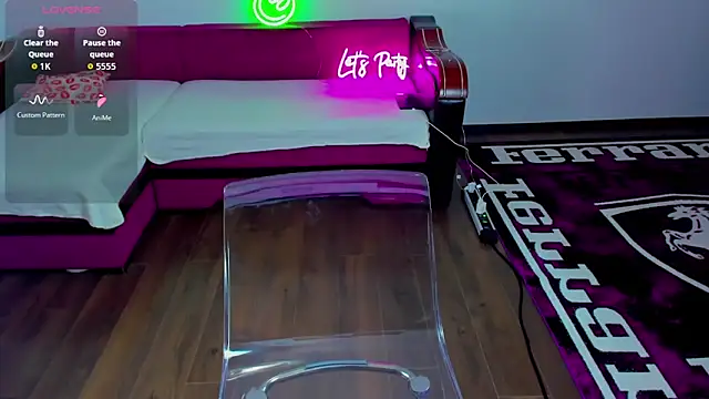 Snapshot of MiaKiittyy chatting on 11.24.25 MiaKiittyy online show from 11.24.25