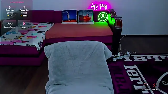 Snapshot of MiaKiittyy chatting on 12.01.25 MiaKiittyy online show from 12.01.25