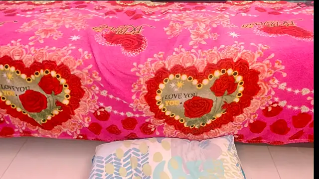 Snapshot of bellotabigtits18 chatting on 09.18.25 bellotabigtits18 online show from 09.18.25