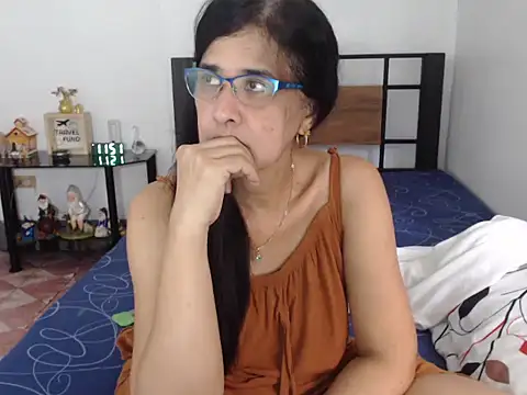 Prettysweetmum online show from 11.26.25