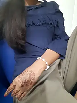 Aarti-kumri online show from 10.15.25