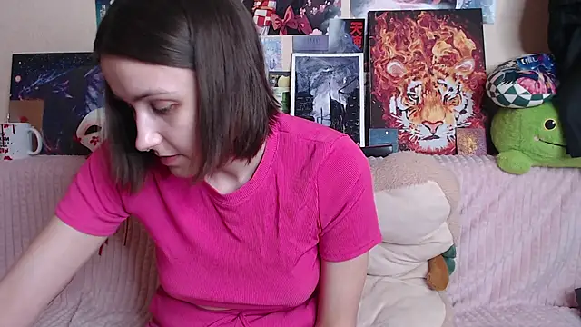 Snapshot of AliceChio chatting on 09.26.25 AliceChio online show from 09.26.25