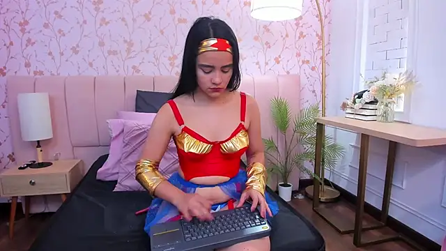 Snapshot of ariannaliss chatting on 10.31.25 ariannaliss online show from 10.31.25