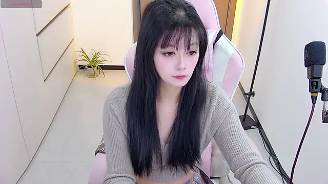 Snapshot of Fioriy66 chatting on 11.14.25 Fioriy66 online show from 11.14.25