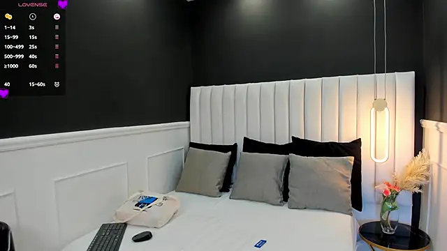  emma willliams  online show from 09.10.25