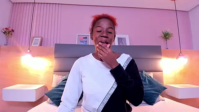  emma willliams  online show from 11.05.25