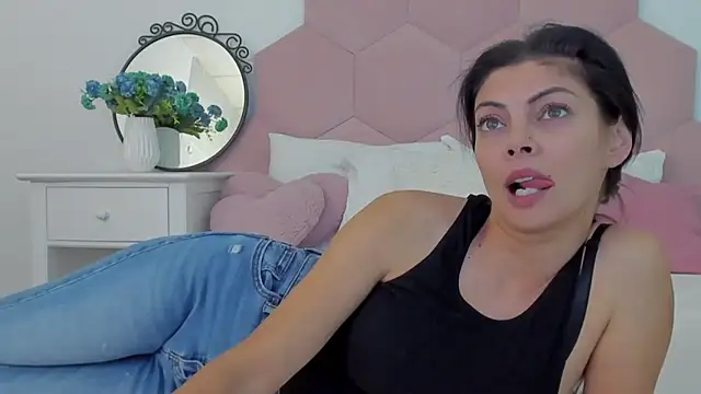 Snapshot of LadyLiia chatting on 01.10.25 LadyLiia online show from 01.10.25