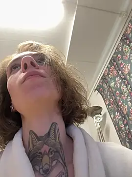 Snapshot of HoneySquirrel chatting on 02.10.26 HoneySquirrel online show from 02.10.26