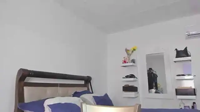 Snapshot of Jump_rabbit chatting on 12.19.25 Jump rabbit online show from 12.19.25