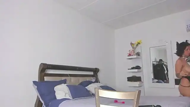 Snapshot of Jump_rabbit chatting on 12.23.25 Jump rabbit online show from 12.23.25