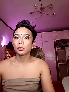 Snapshot of YourNikkieXxx chatting on 10.24.25 YourNikkieXxx online show from 10.24.25