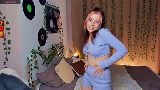 Snapshot of VedaSchulz chatting on 01.15.26 VedaSchulz online show from 01.15.26