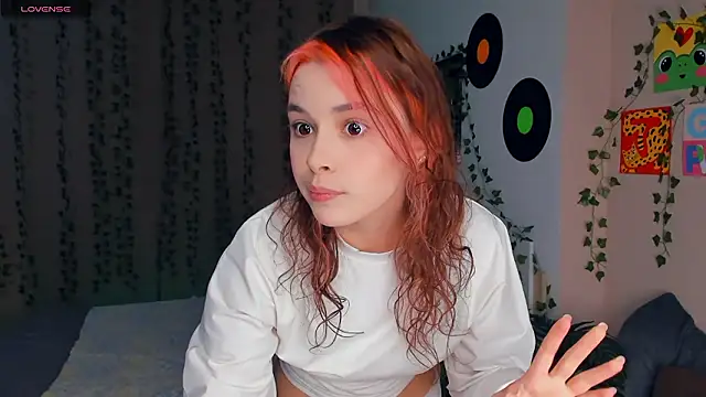 Snapshot of VedaSchulz chatting on 02.04.26 VedaSchulz online show from 02.04.26