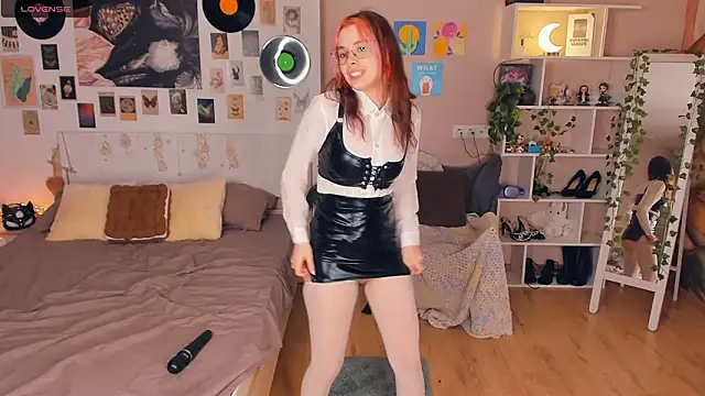 Snapshot of VedaSchulz chatting on 02.07.26 VedaSchulz online show from 02.07.26