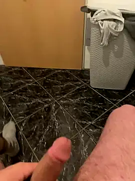 Snapshot of geilheit12 chatting on 11.30.25 geilheit12 online show from 11.30.25