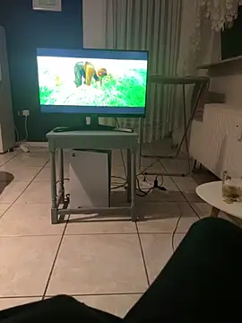 Snapshot of geilheit12 chatting on 12.18.25 geilheit12 online show from 12.18.25